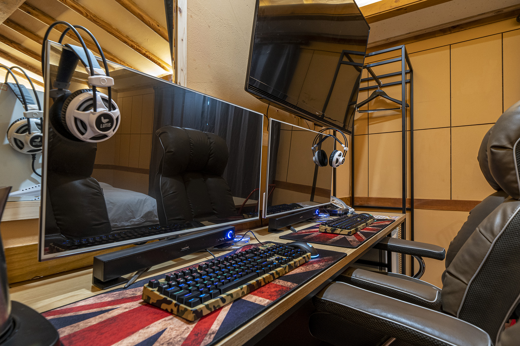 room detail thumbnail 0