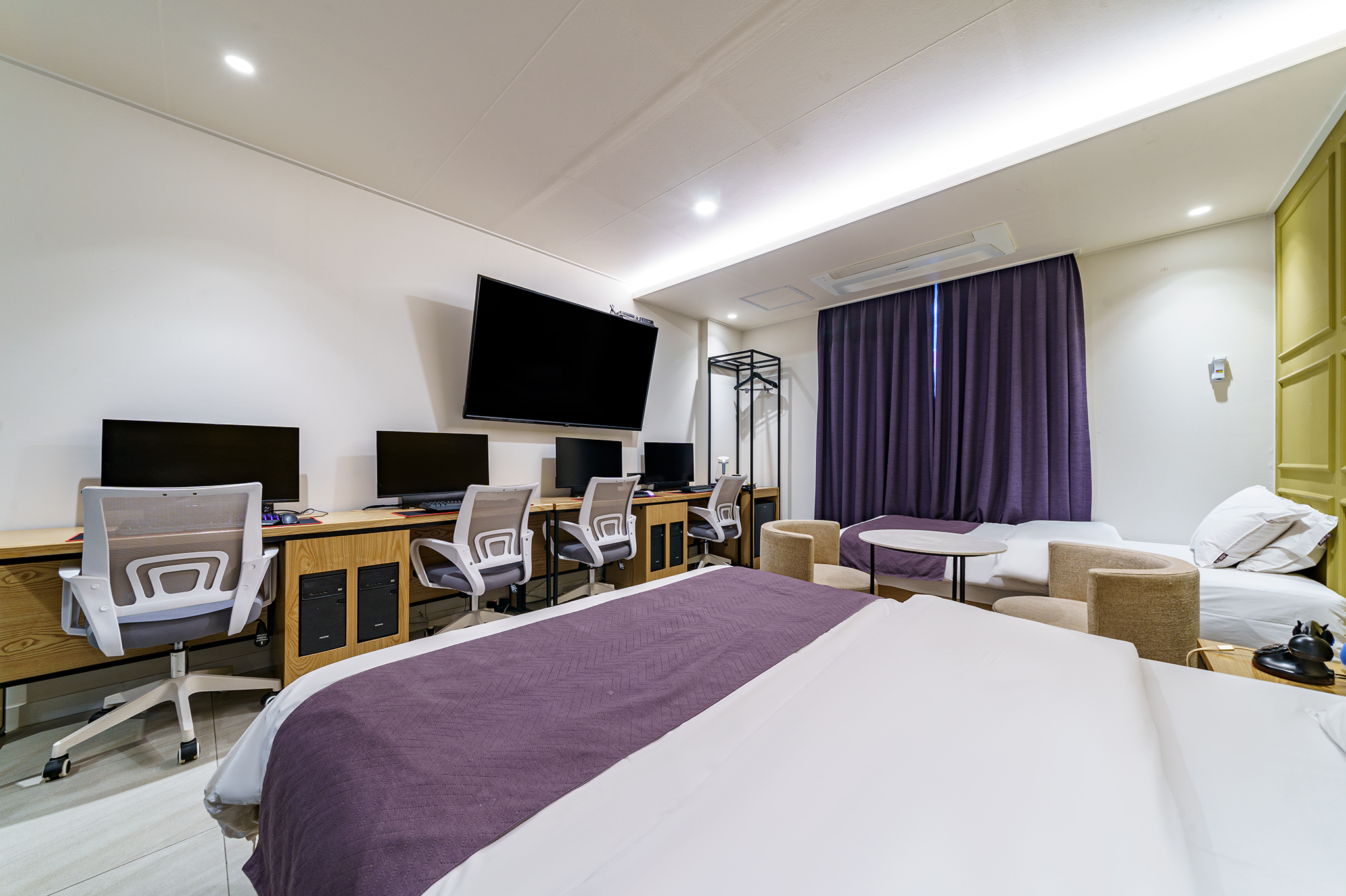 room detail thumbnail 0