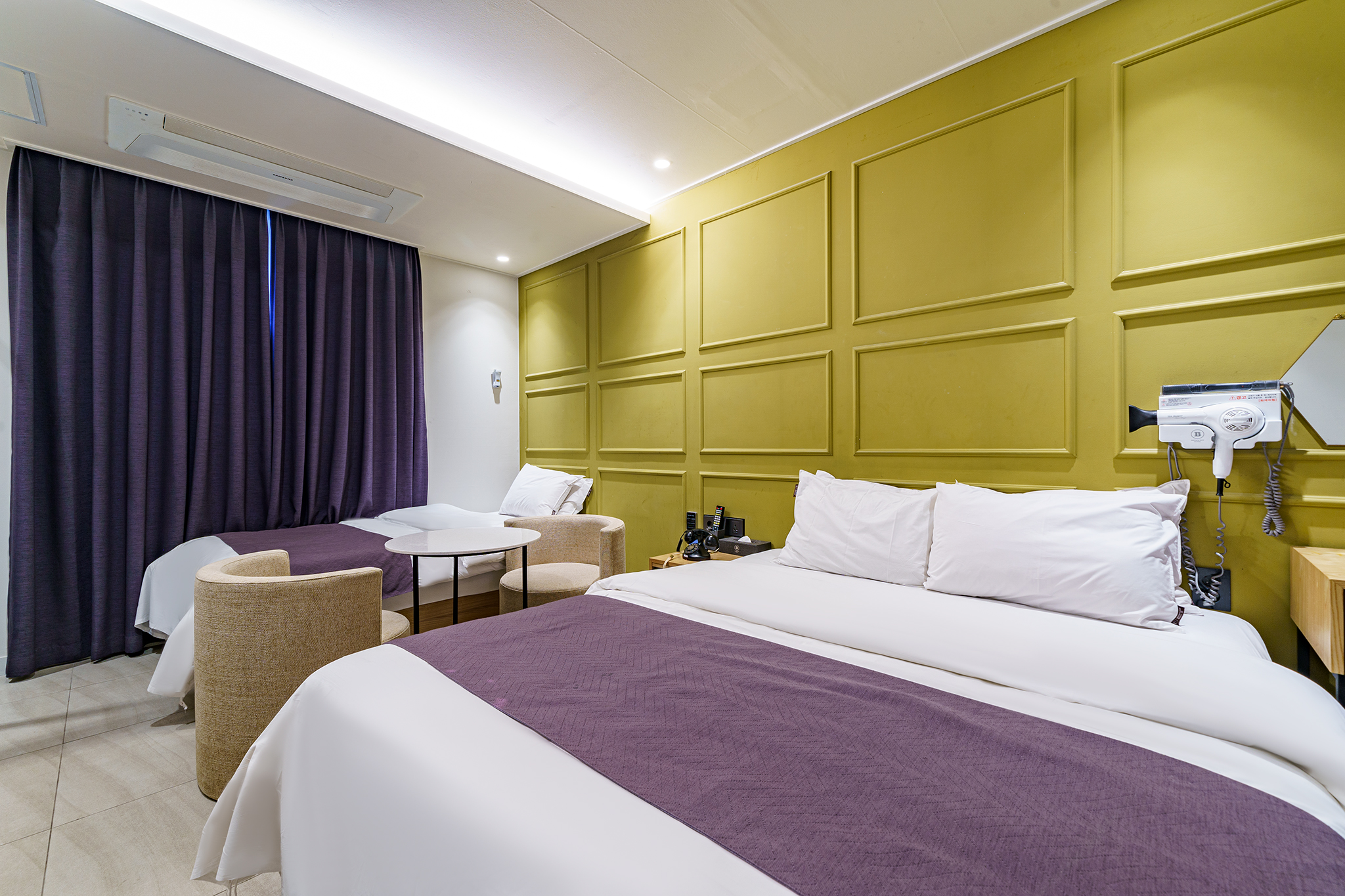 room detail thumbnail 2