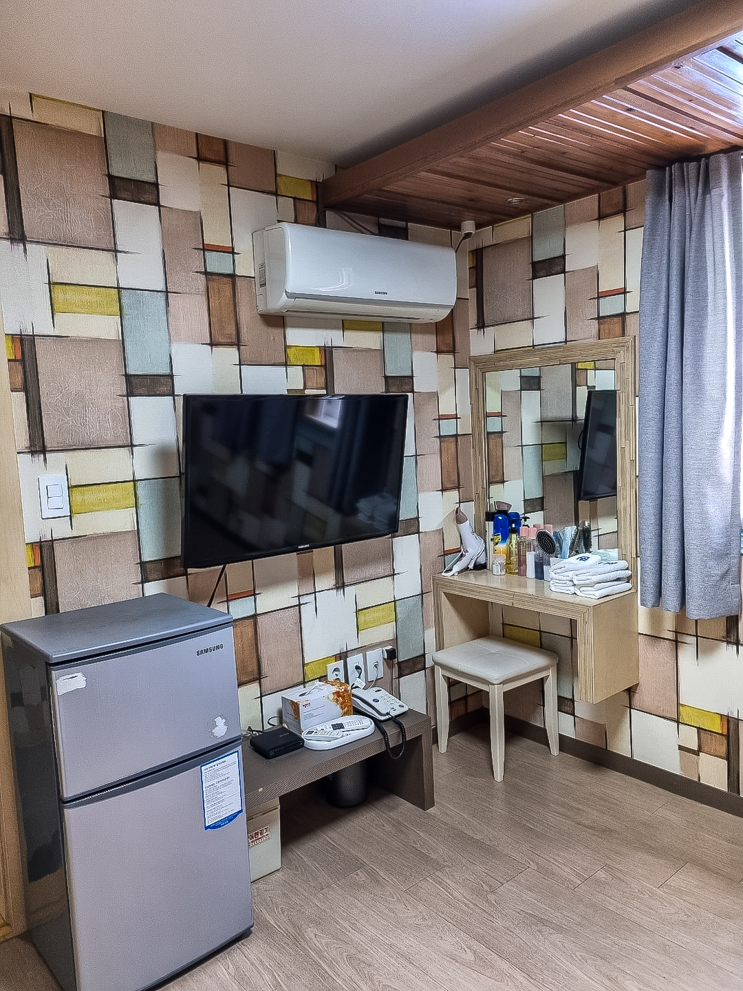 room detail thumbnail 0