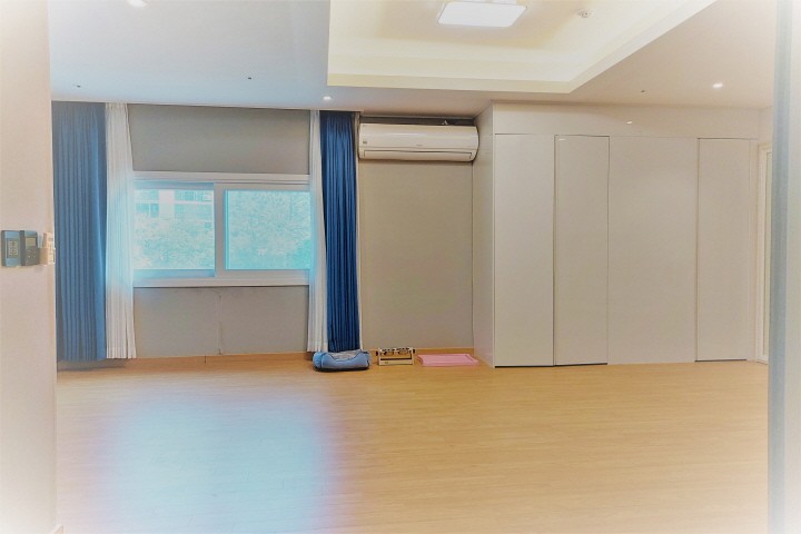 https://yaimg.yanolja.com/v5/2022/08/23/12/6304c7fccaeb11.92156736.jpg