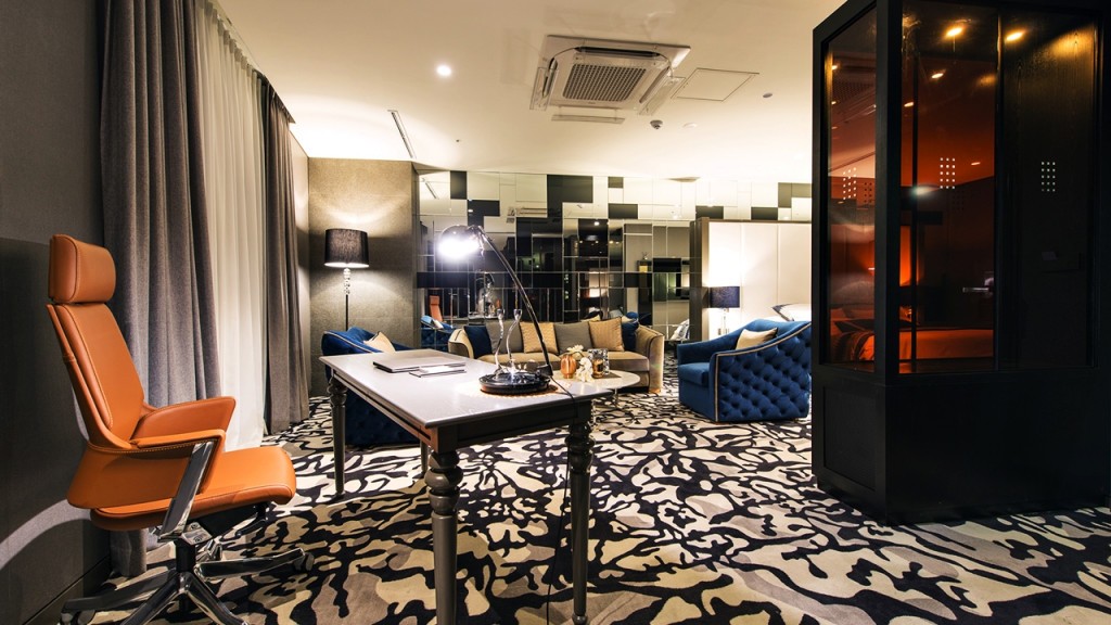 room detail thumbnail 2