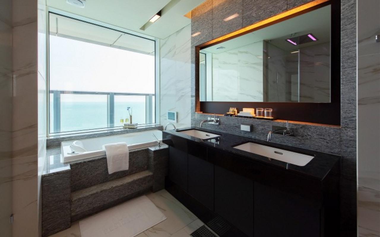 Elsity Residence