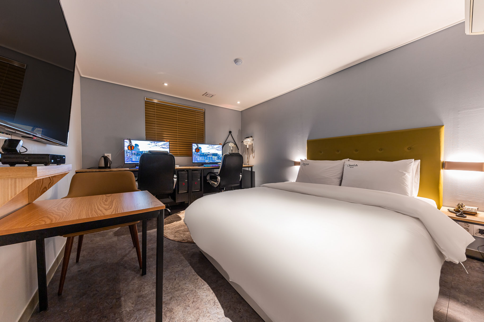 room detail thumbnail 0