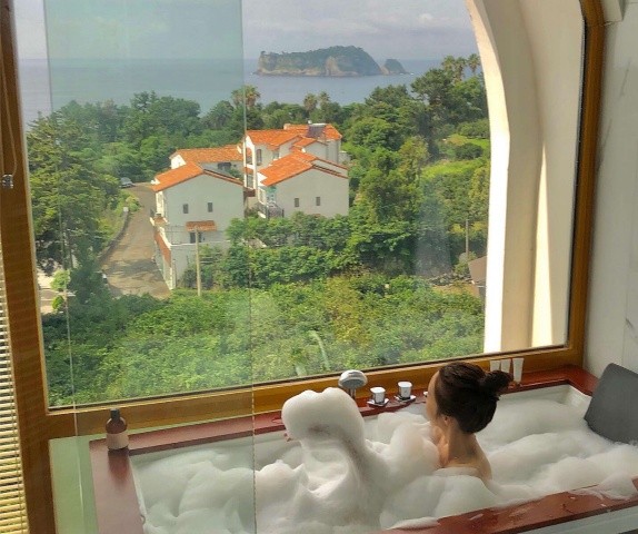 https://yaimg.yanolja.com/v5/2022/08/28/17/630ba97f7301d1.38653586.jpg