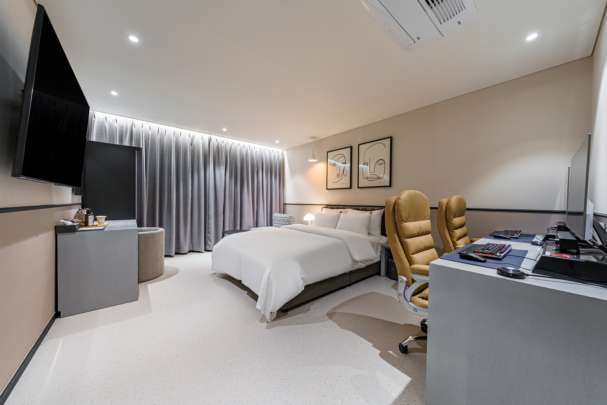 room detail thumbnail 0