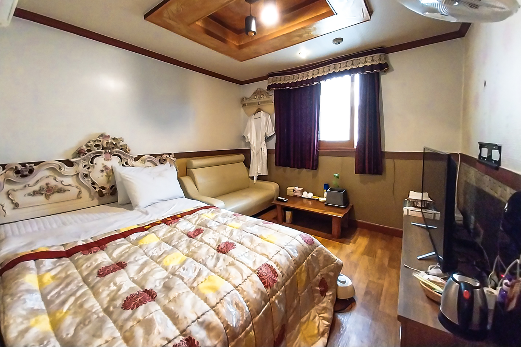 room detail thumbnail 0
