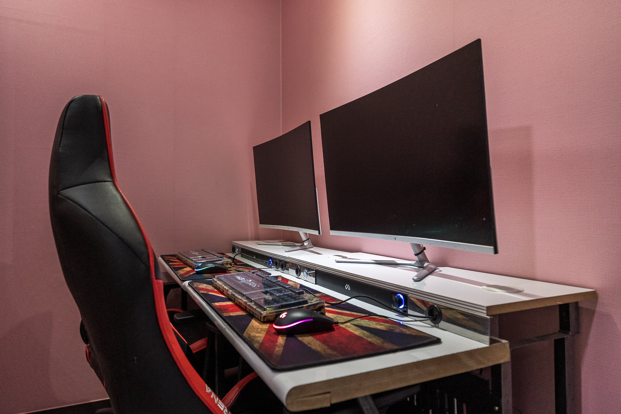 room detail thumbnail 1