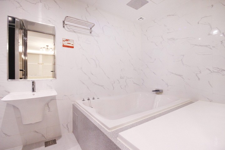https://yaimg.yanolja.com/v5/2022/09/07/13/63189a13889699.50608346.jpg