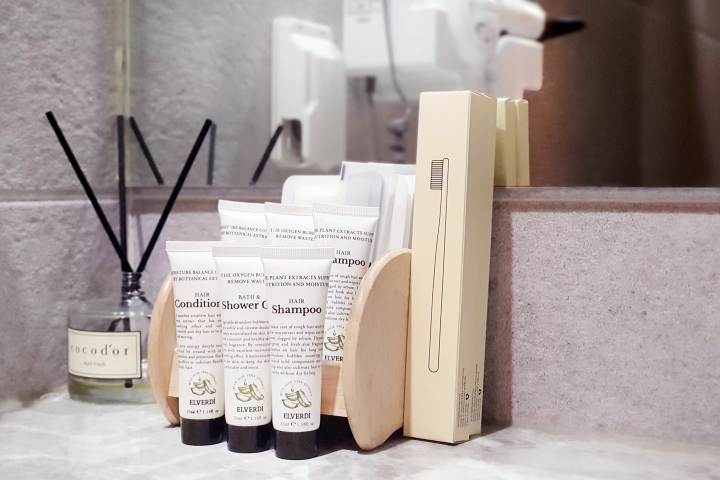 room detail thumbnail 2