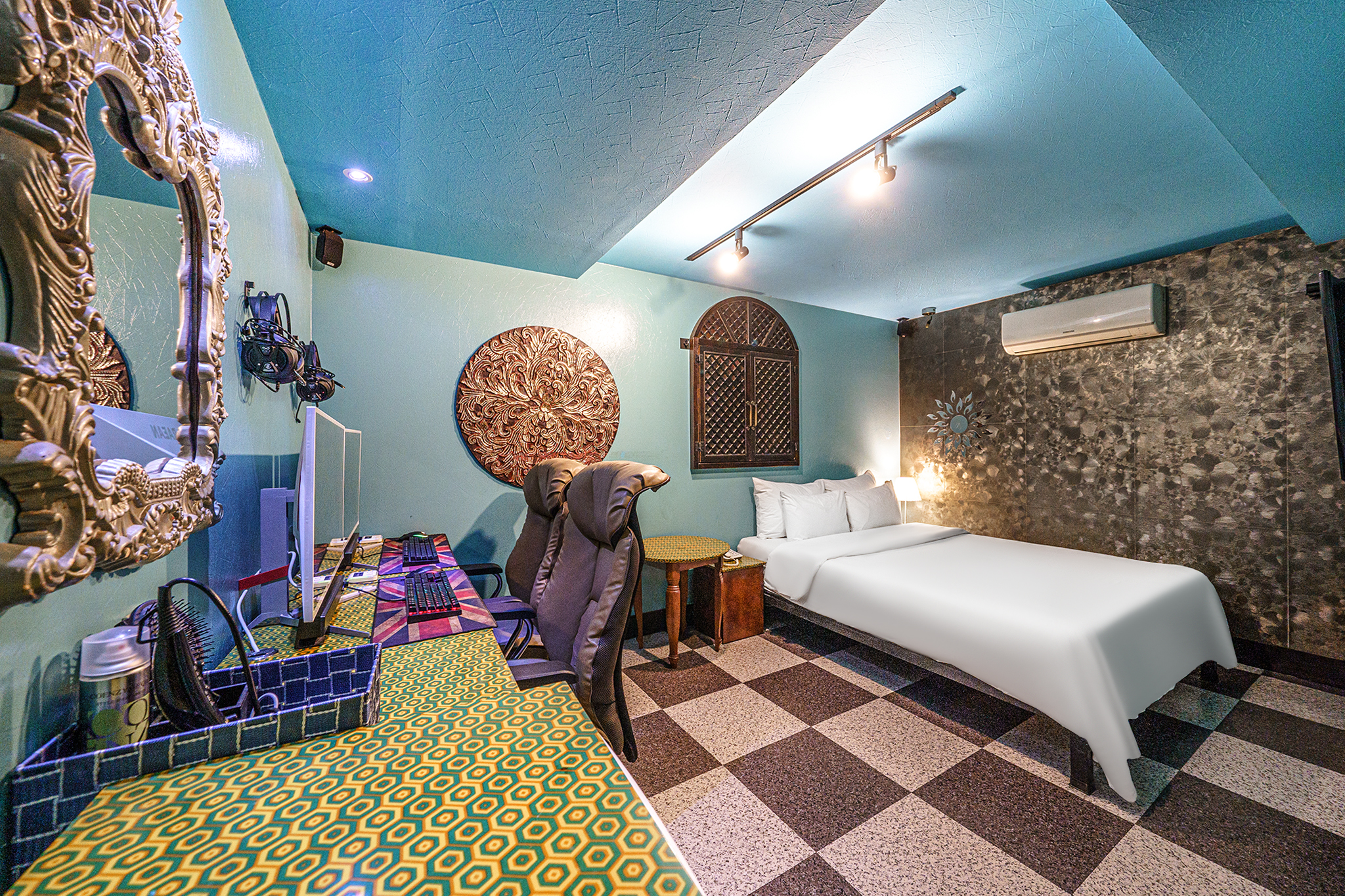 room detail thumbnail 1