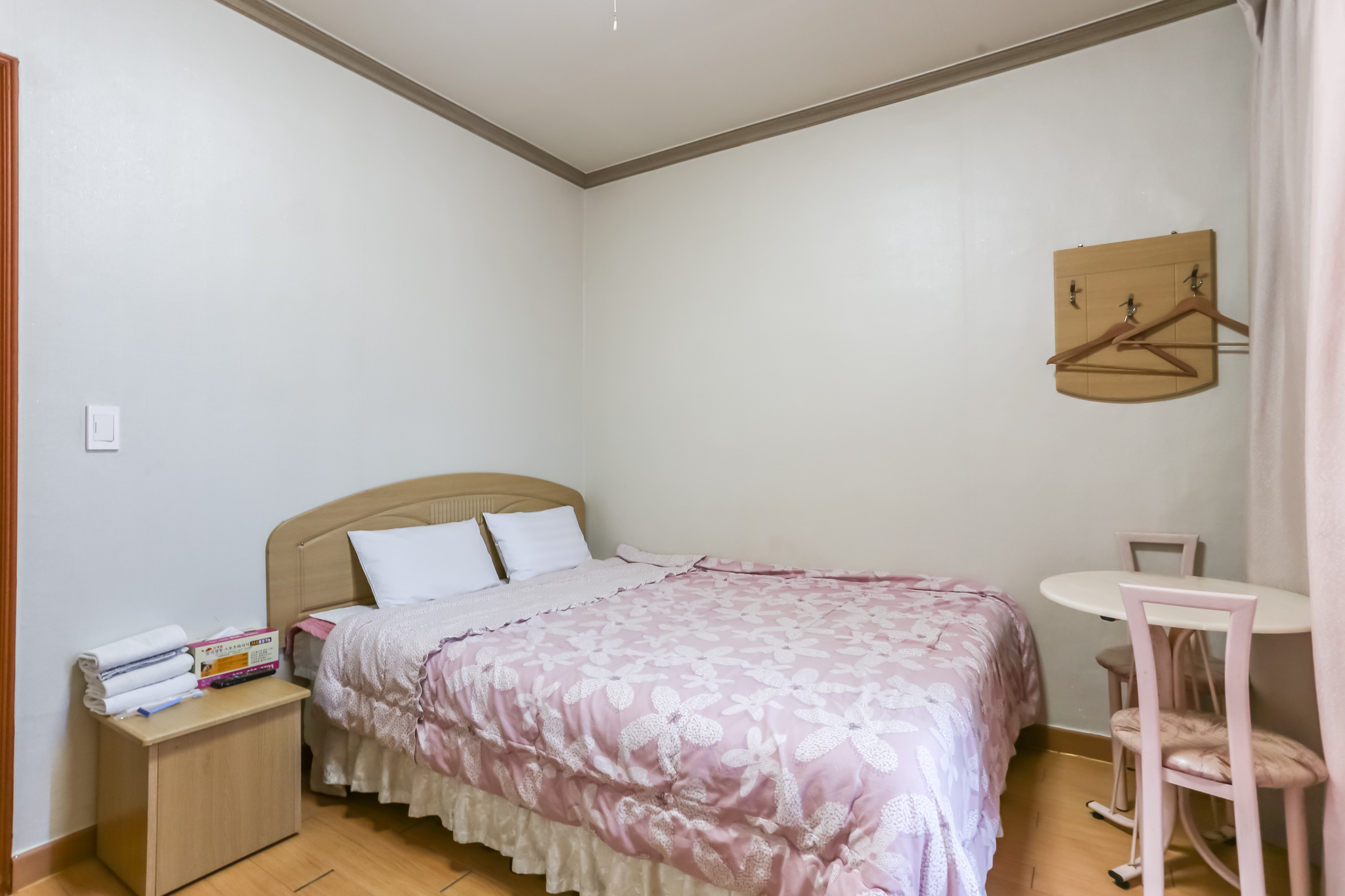 room detail thumbnail 0