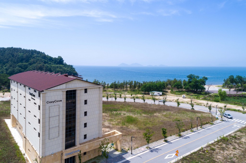 https://yaimg.yanolja.com/v5/2022/09/27/09/6332c2b1bcf155.57424818.jpg