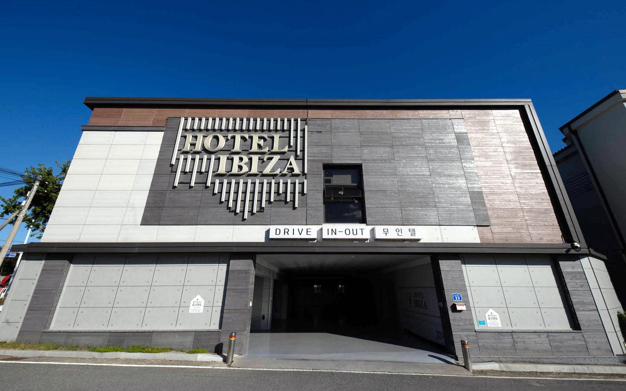 忠州伊维萨免下车自助酒店 사진 2
