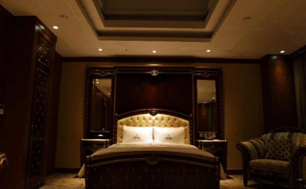room detail thumbnail 1