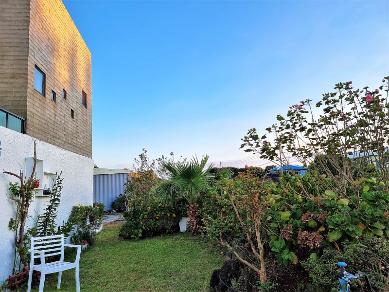 https://yaimg.yanolja.com/v5/2022/10/06/10/633eaa2468aed6.49492849.jpg