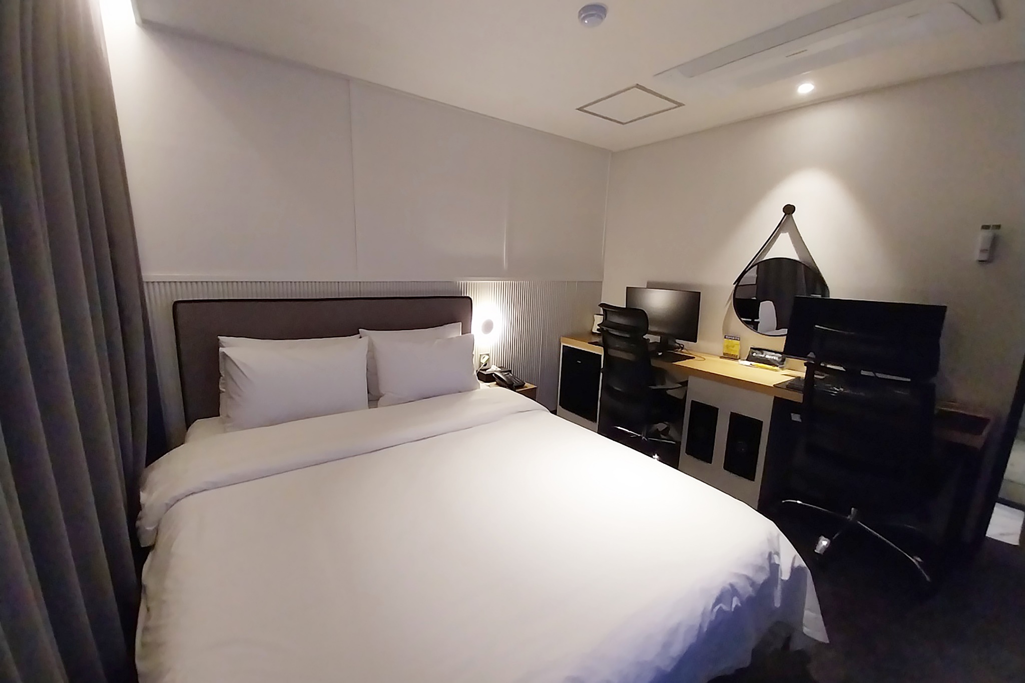 room detail thumbnail 0