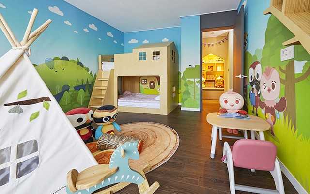 room detail thumbnail 2