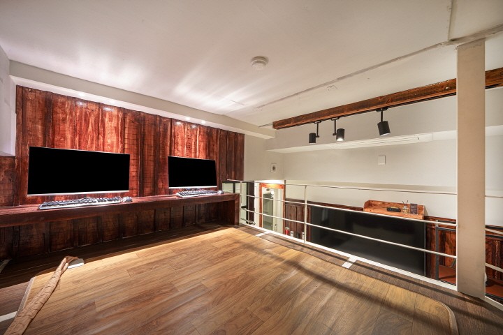 room detail thumbnail 2