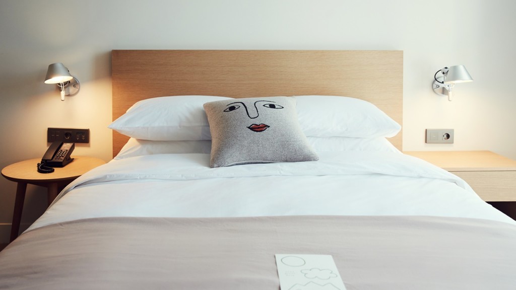 room detail thumbnail 1