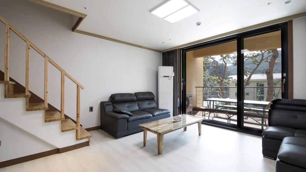  수영장 2인무료  별관 백련담 B