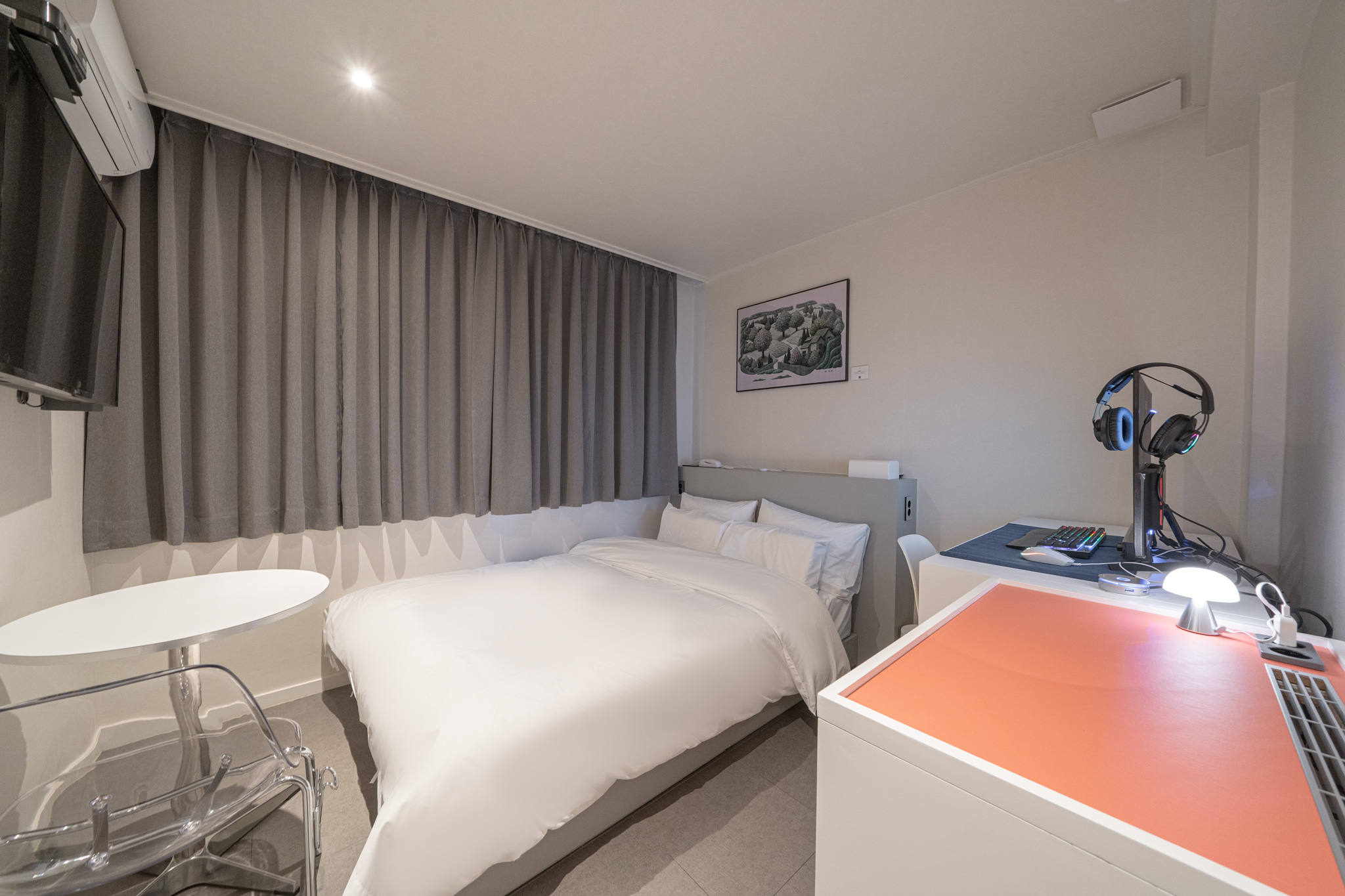 room detail thumbnail 0