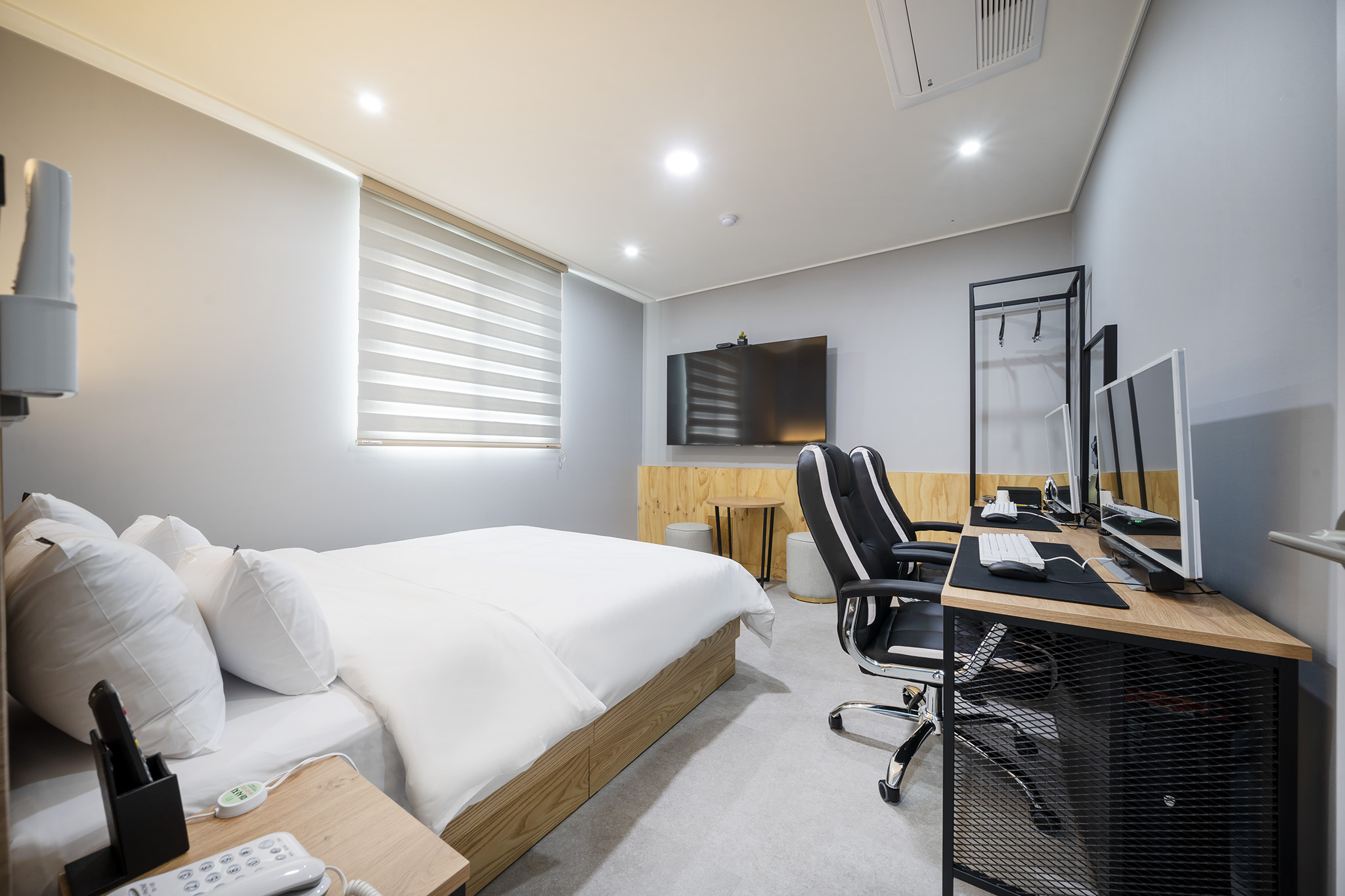 room detail thumbnail 0