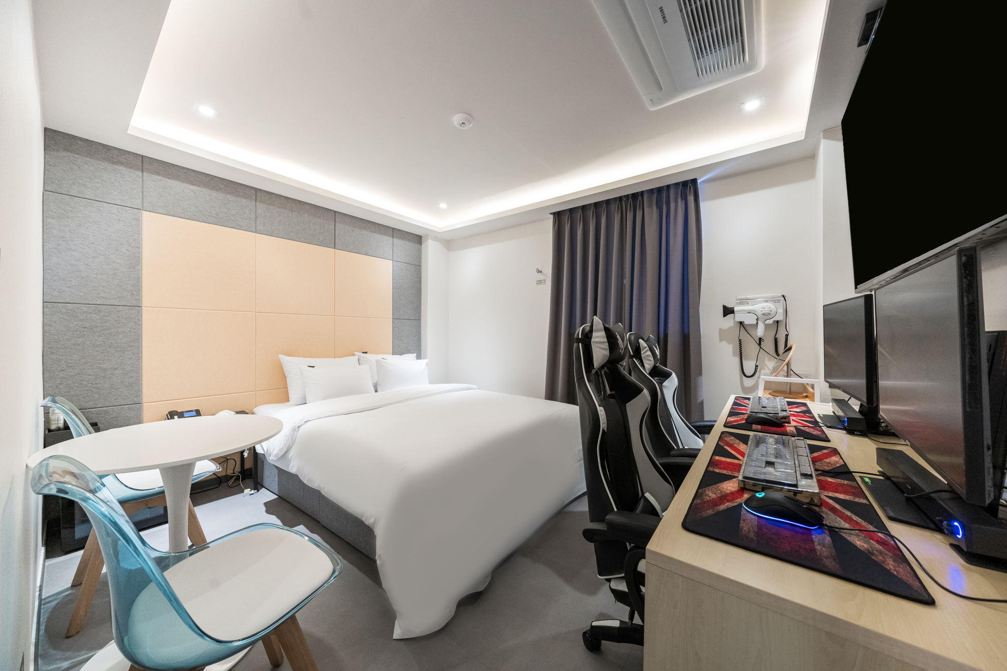 room detail thumbnail 0