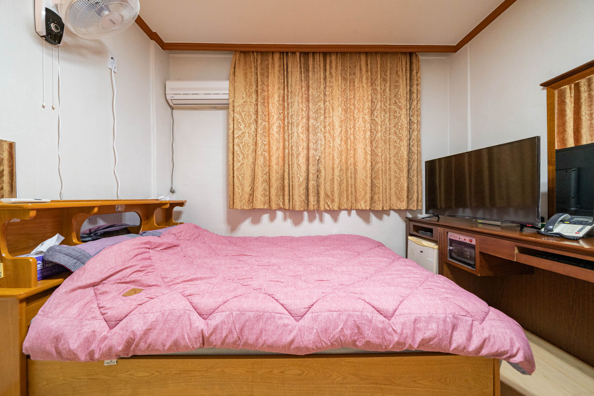room detail thumbnail 1