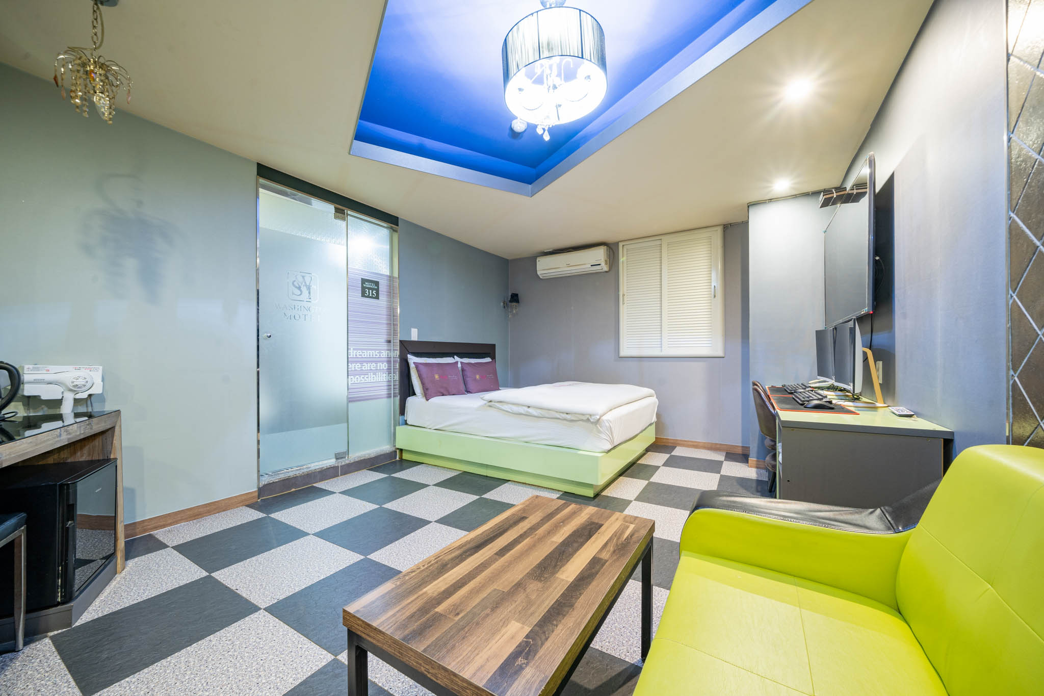 room detail thumbnail 0