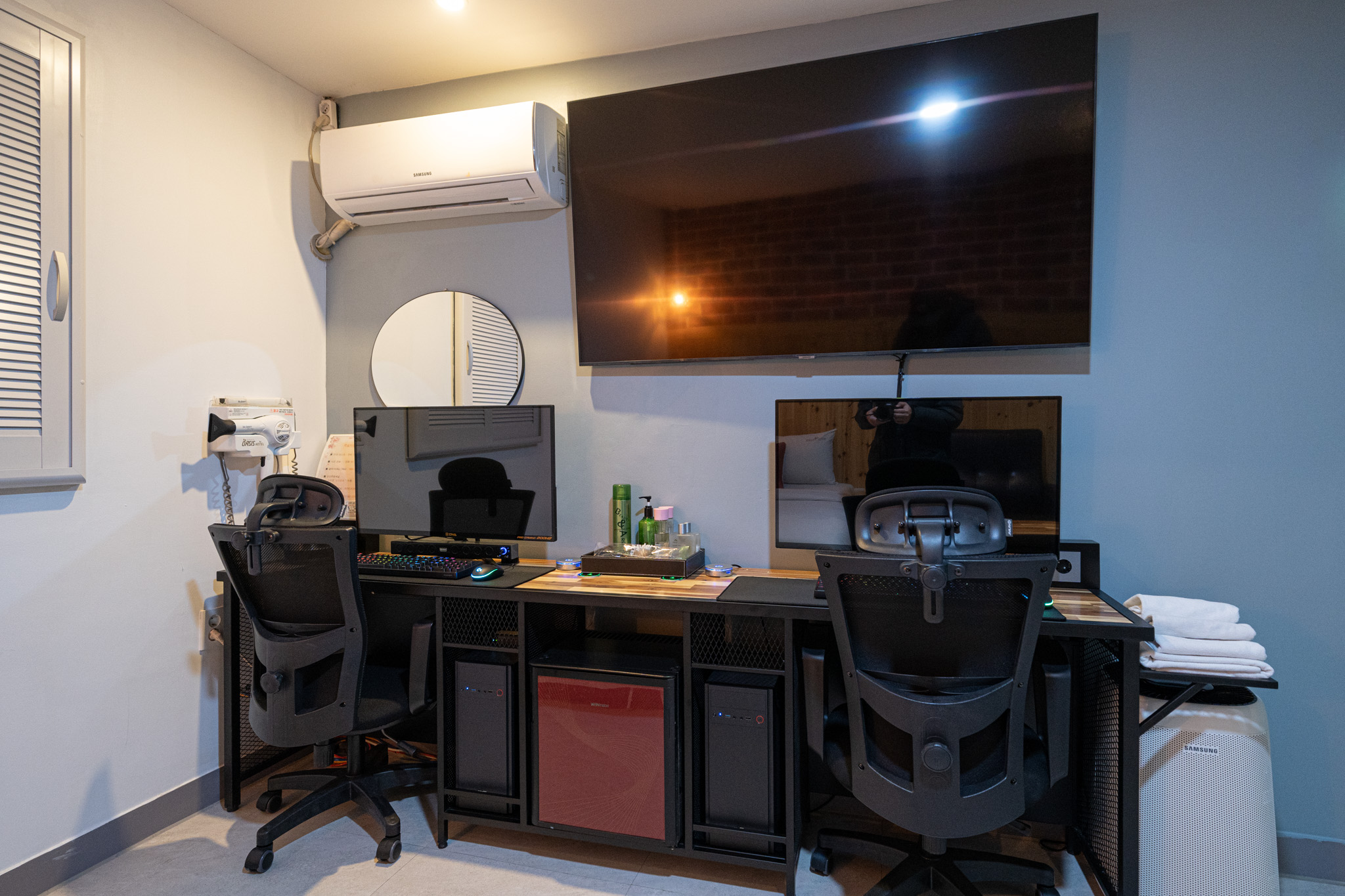 room detail thumbnail 2