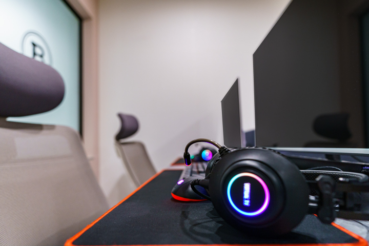 room detail thumbnail 2