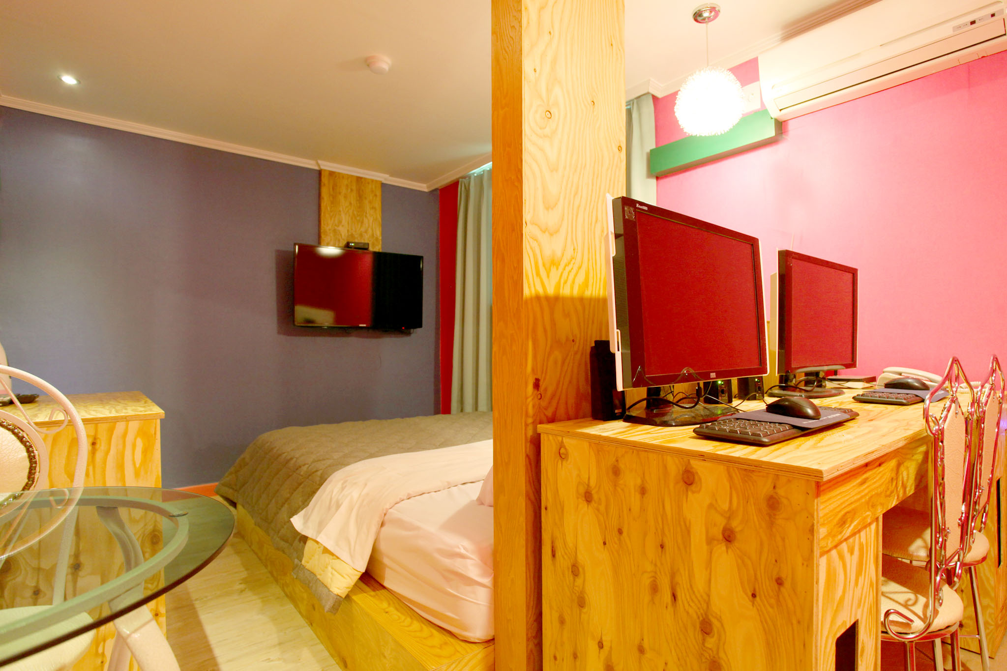 room detail thumbnail 0