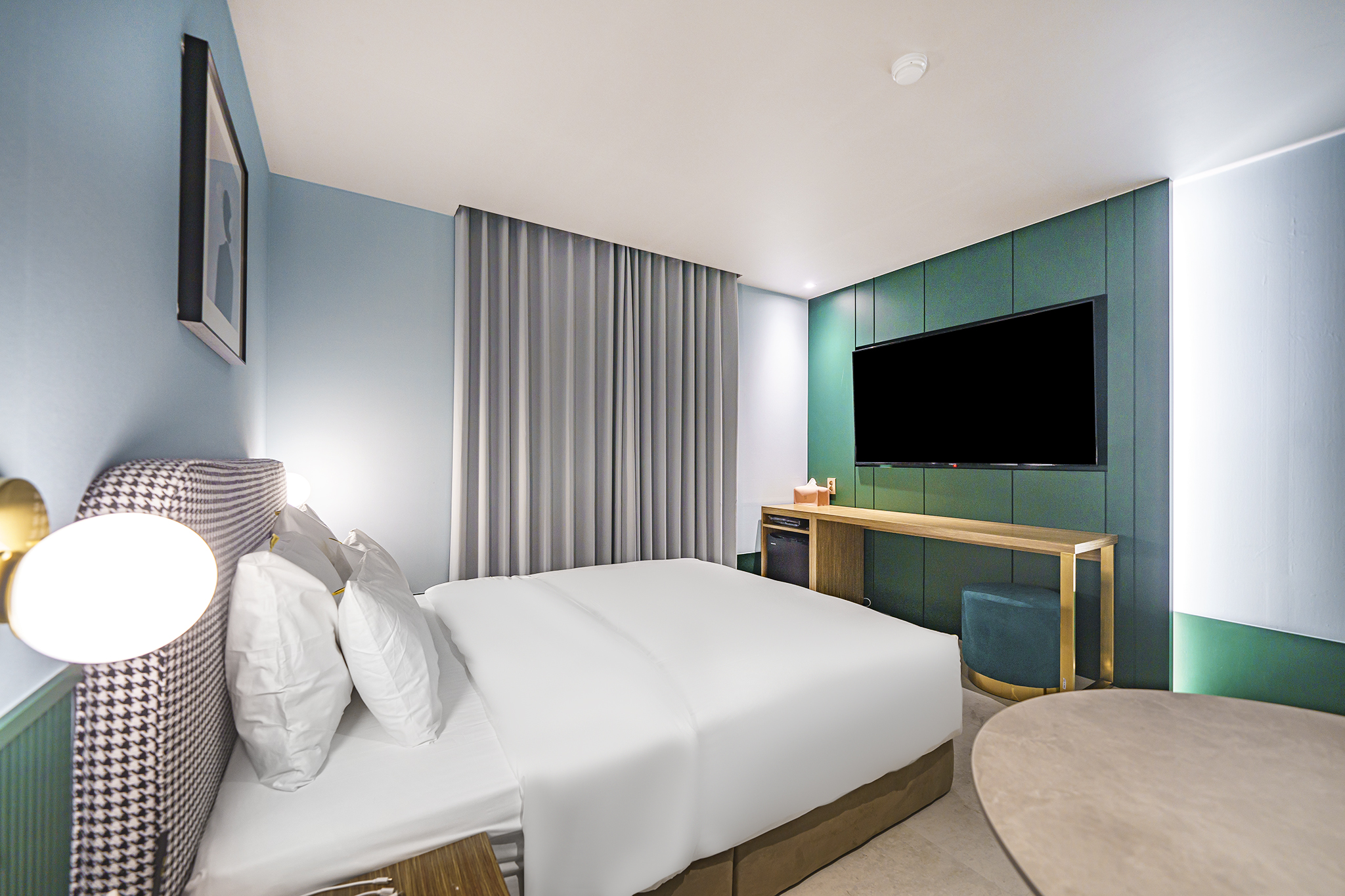 room detail thumbnail 1