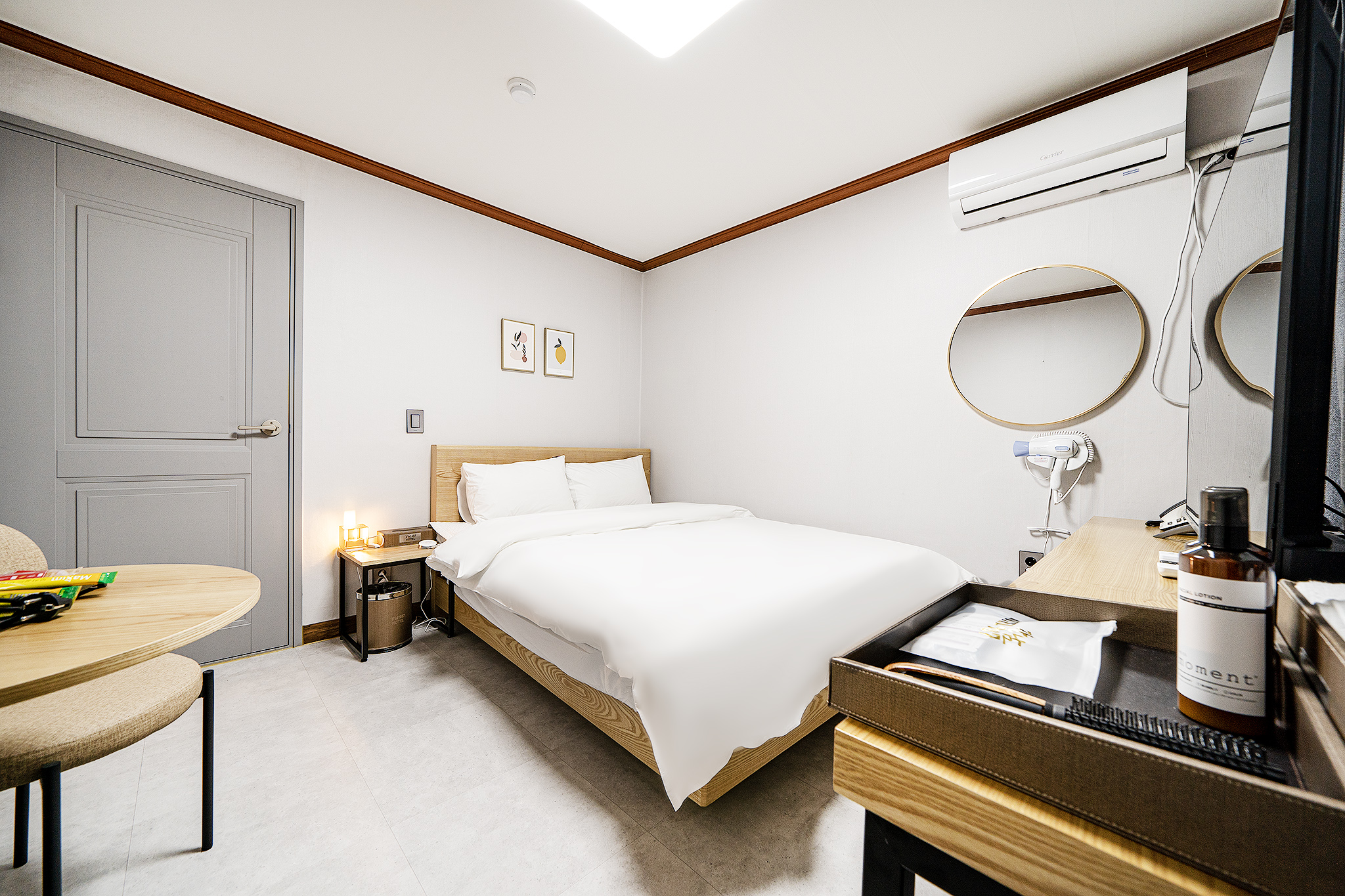 room detail thumbnail 0