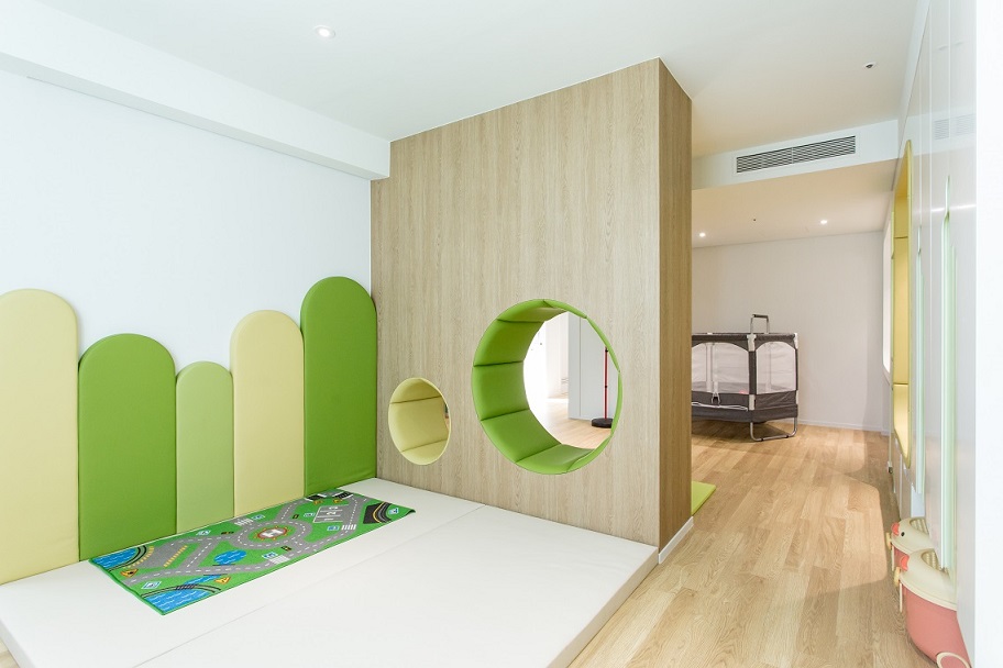room detail thumbnail 2