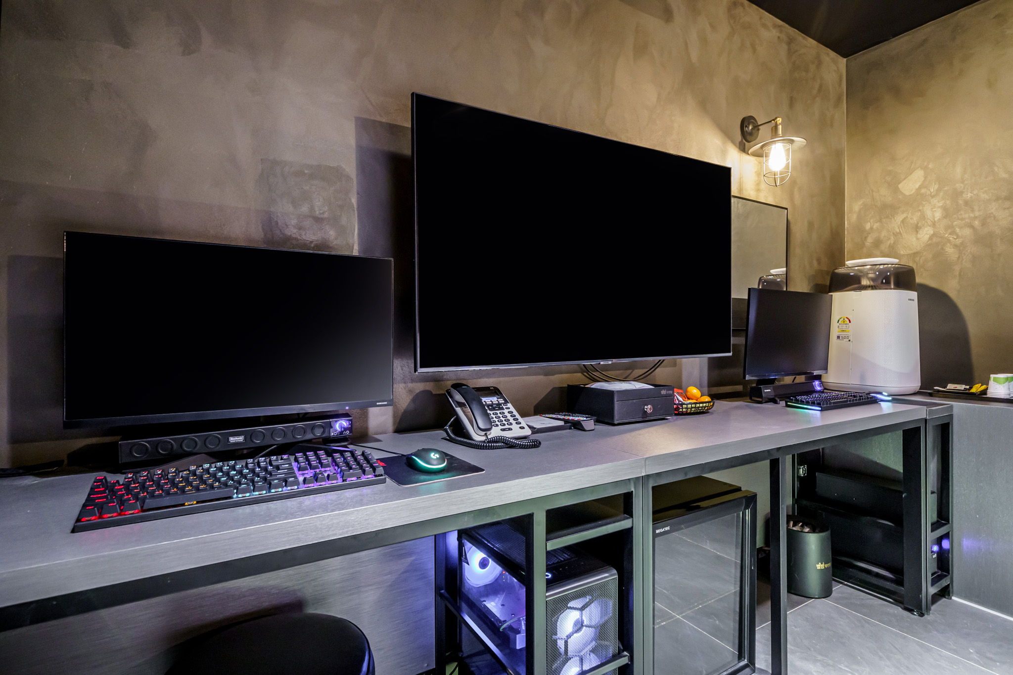 room detail thumbnail 2