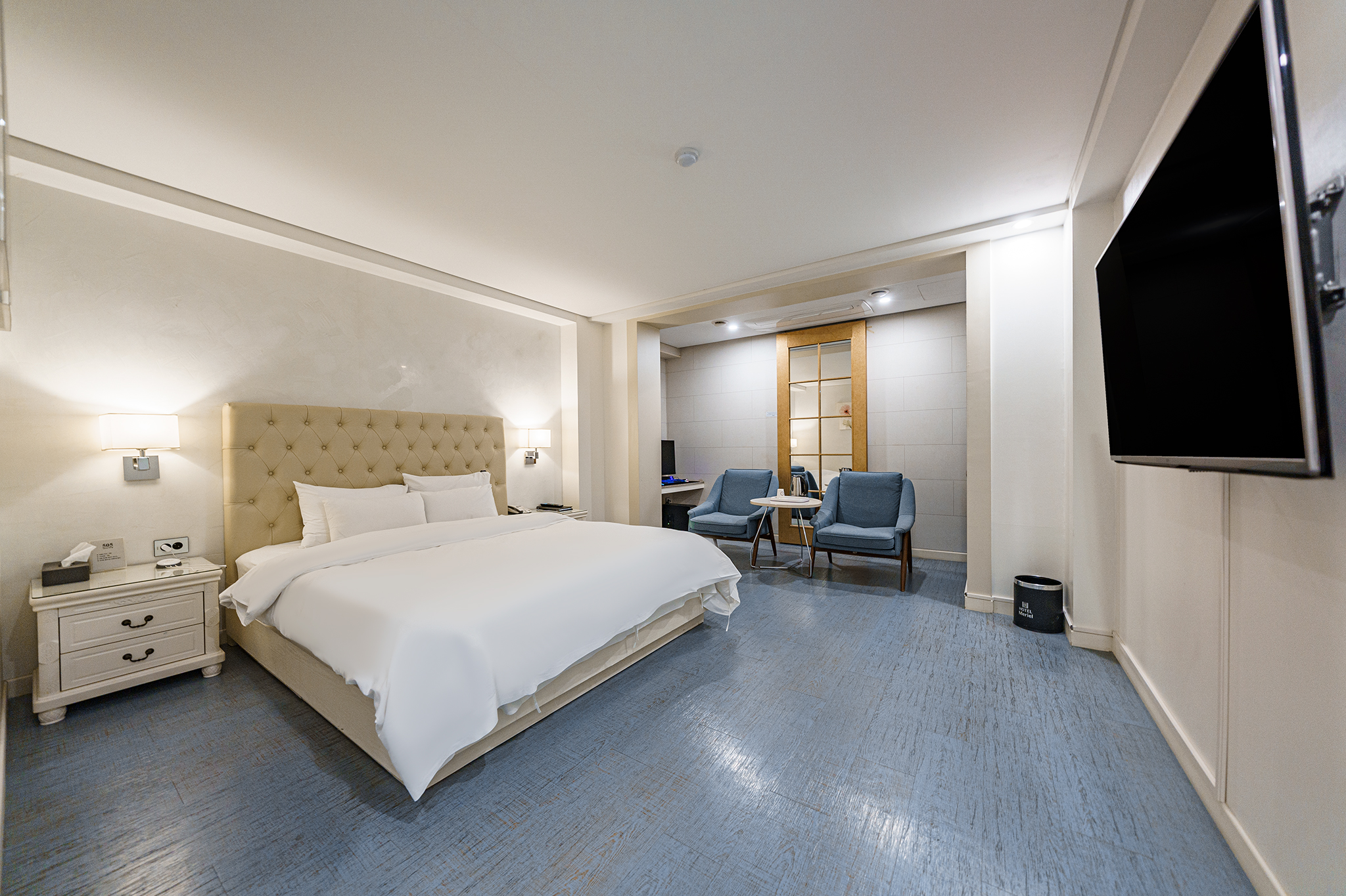 room detail thumbnail 0