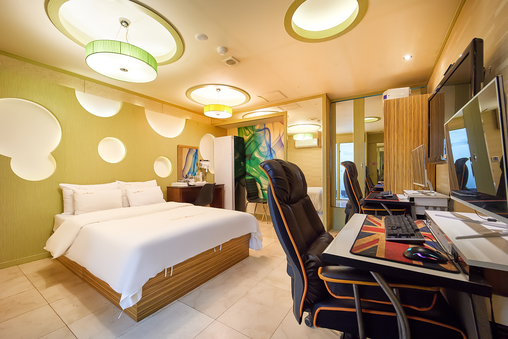 room detail thumbnail 0