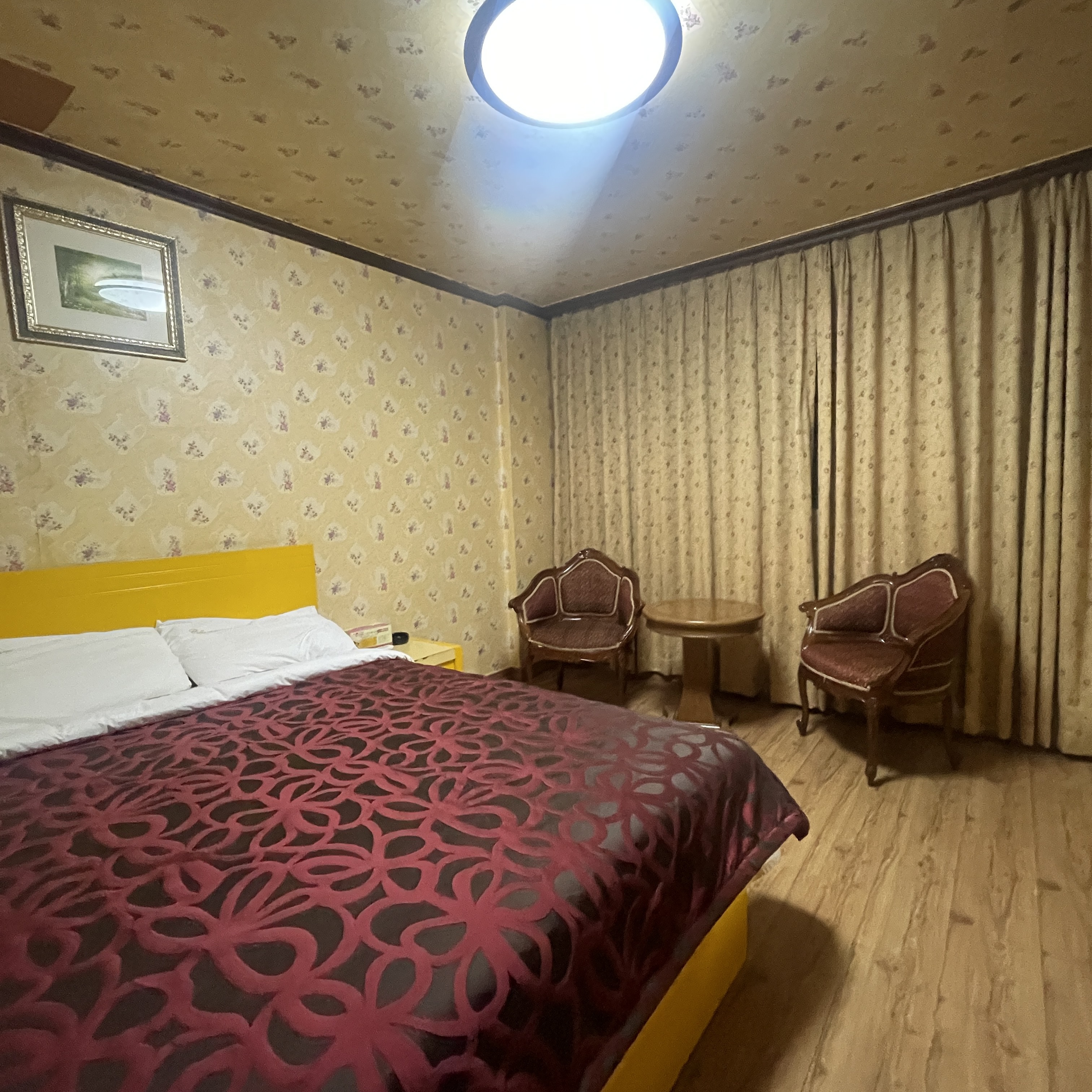 room detail thumbnail 0