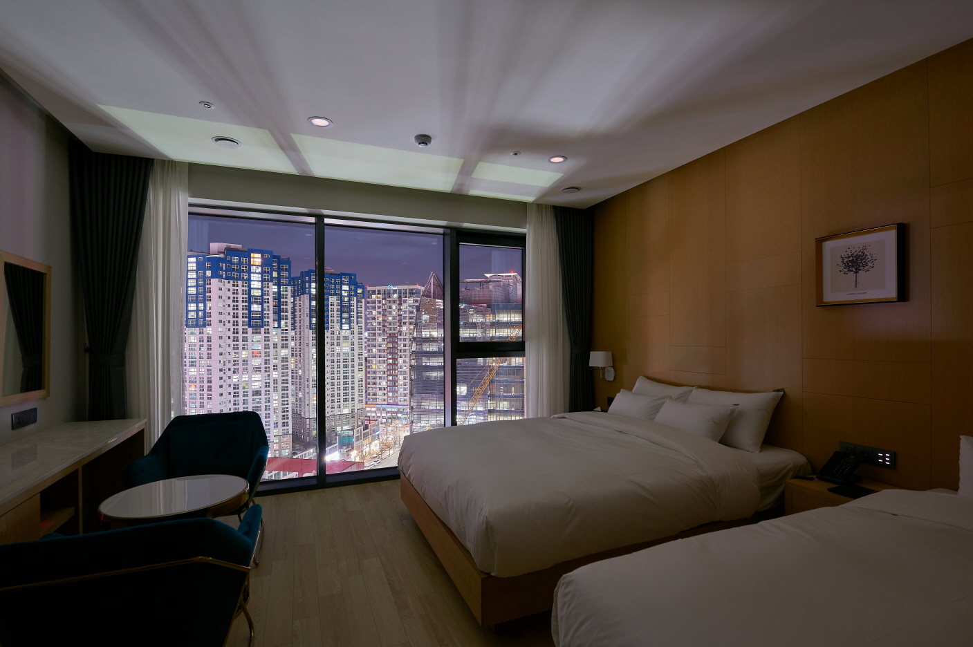 room detail thumbnail 1