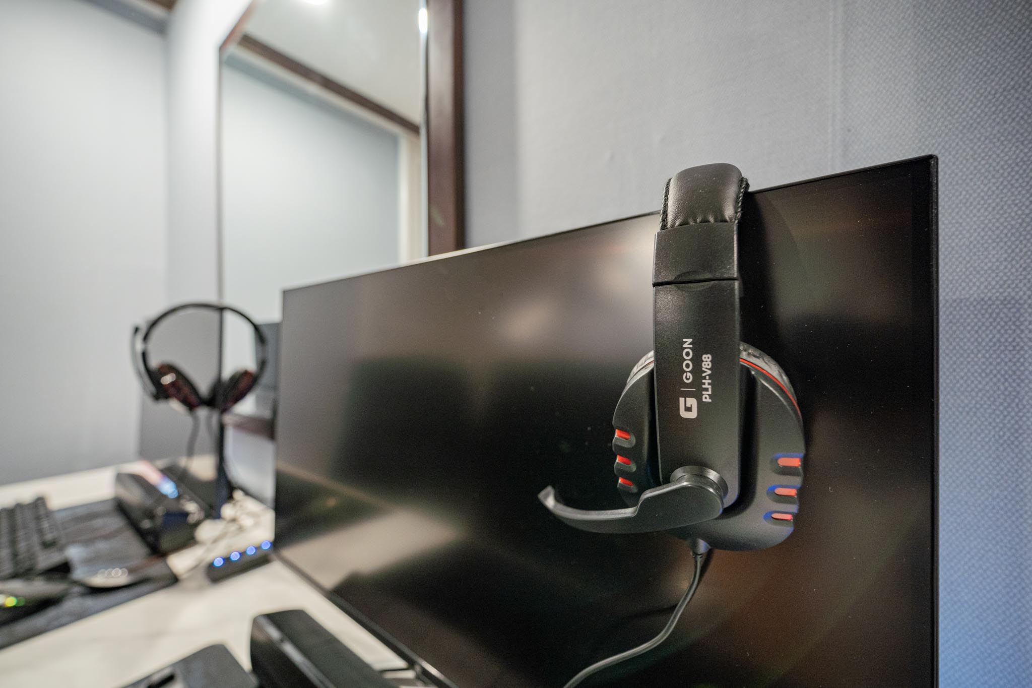 room detail thumbnail 2