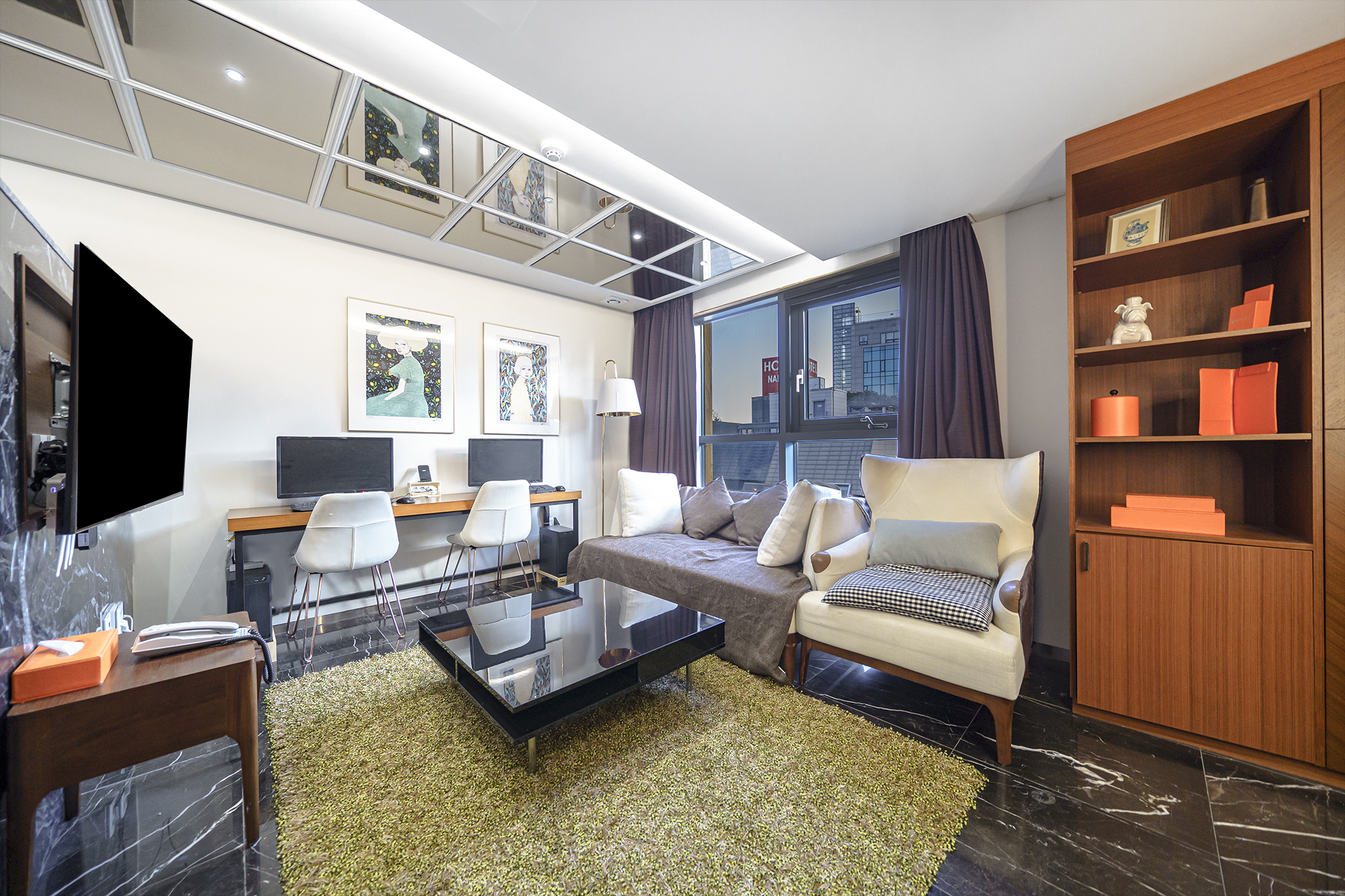 room detail thumbnail 2