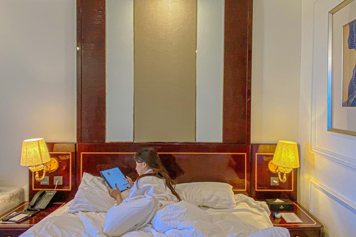 room detail thumbnail 2