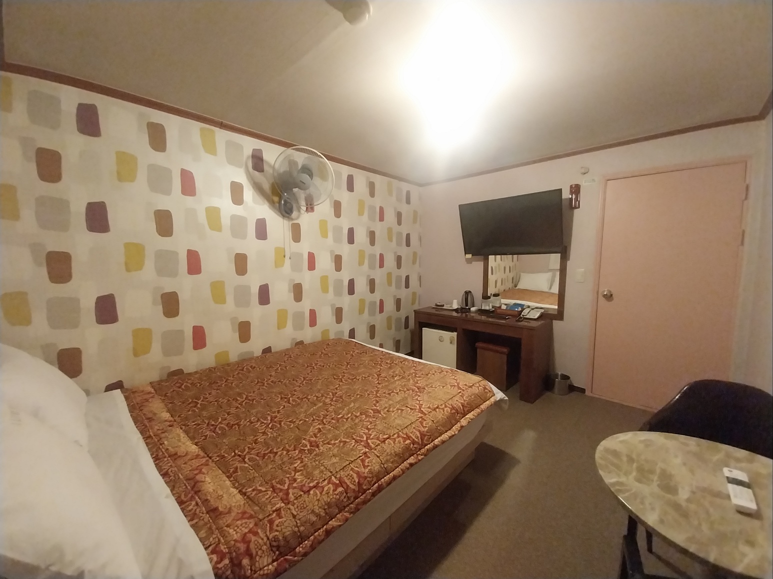 room detail thumbnail 1