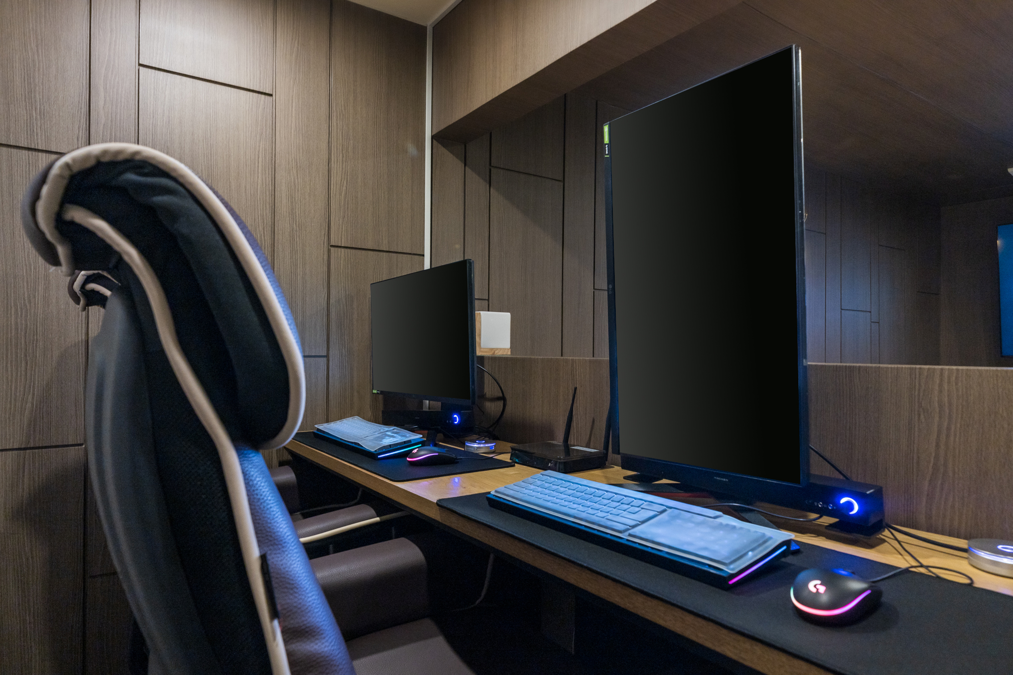 room detail thumbnail 2