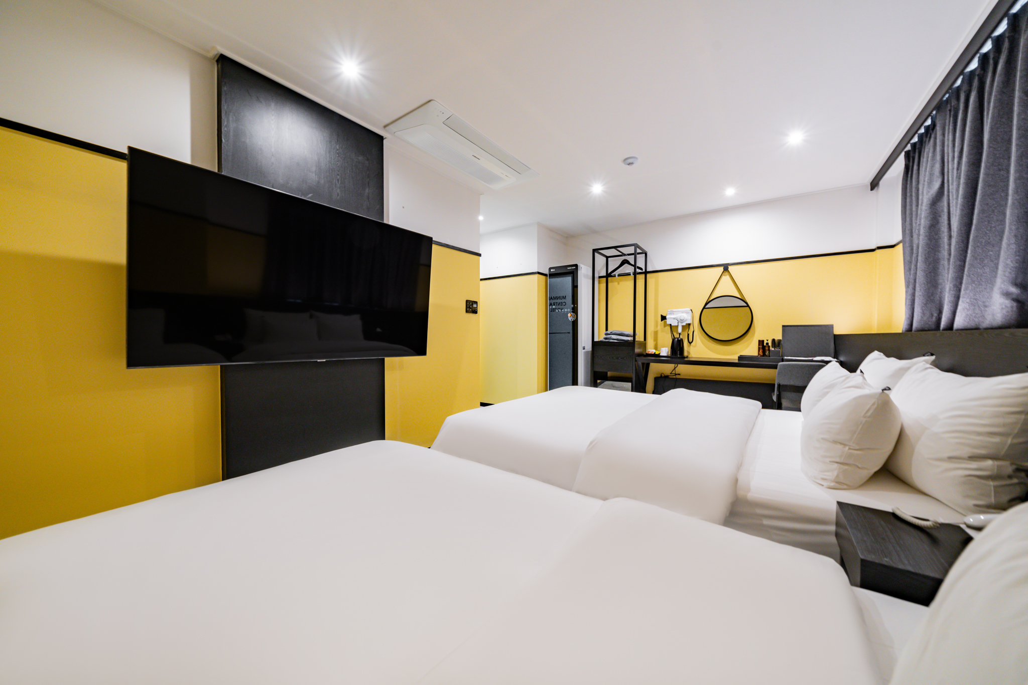 room detail thumbnail 1