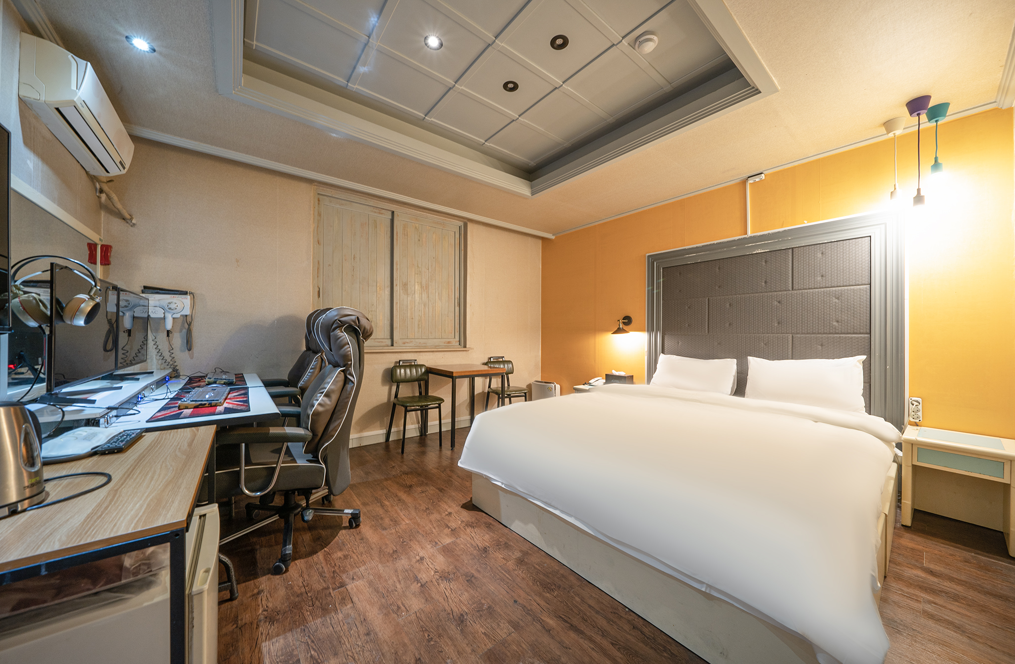 room detail thumbnail 0