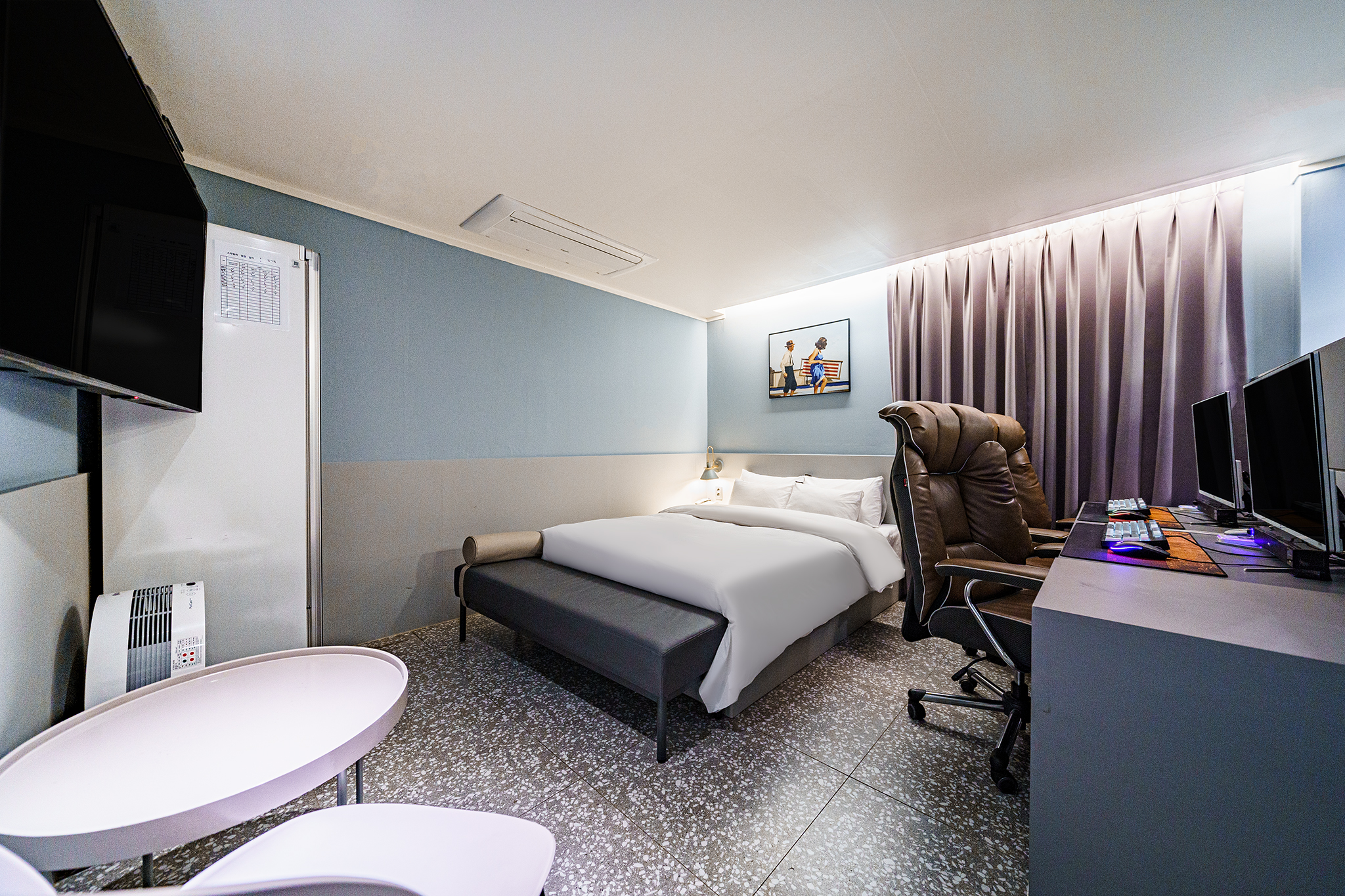 room detail thumbnail 1