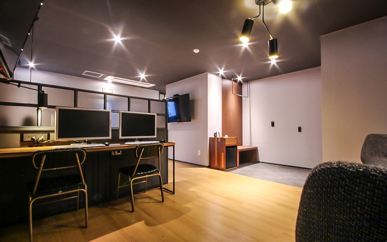 room detail thumbnail 1